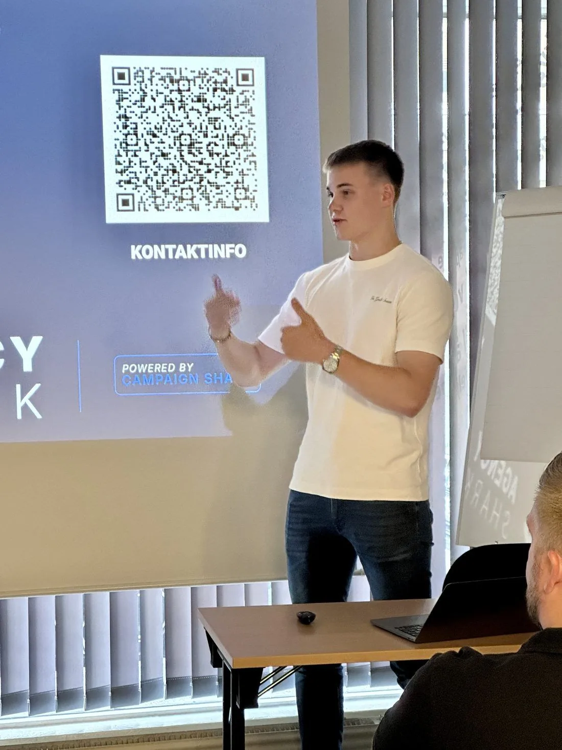 Adrian Siggerud giving a talk on marketing
